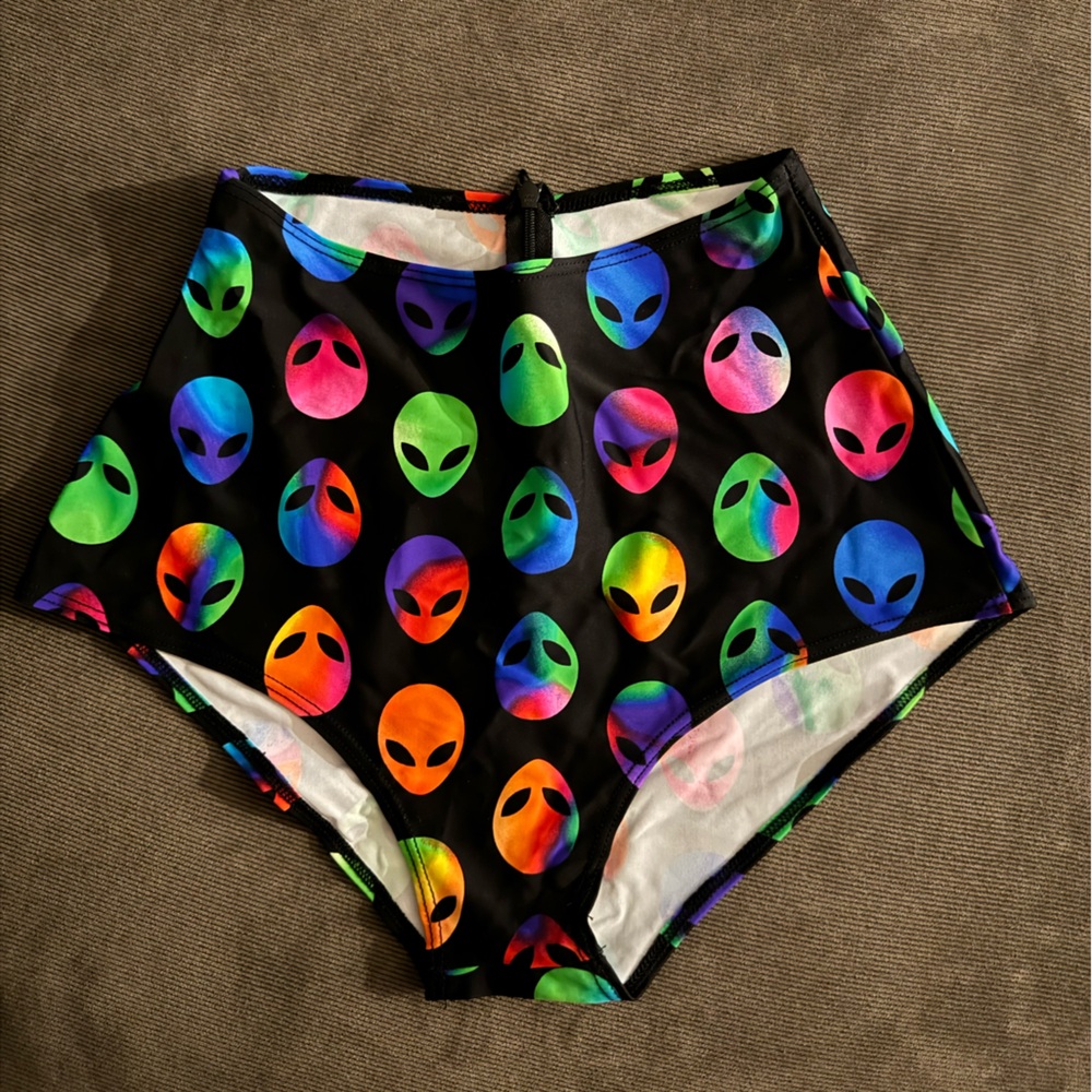 Rave shorts